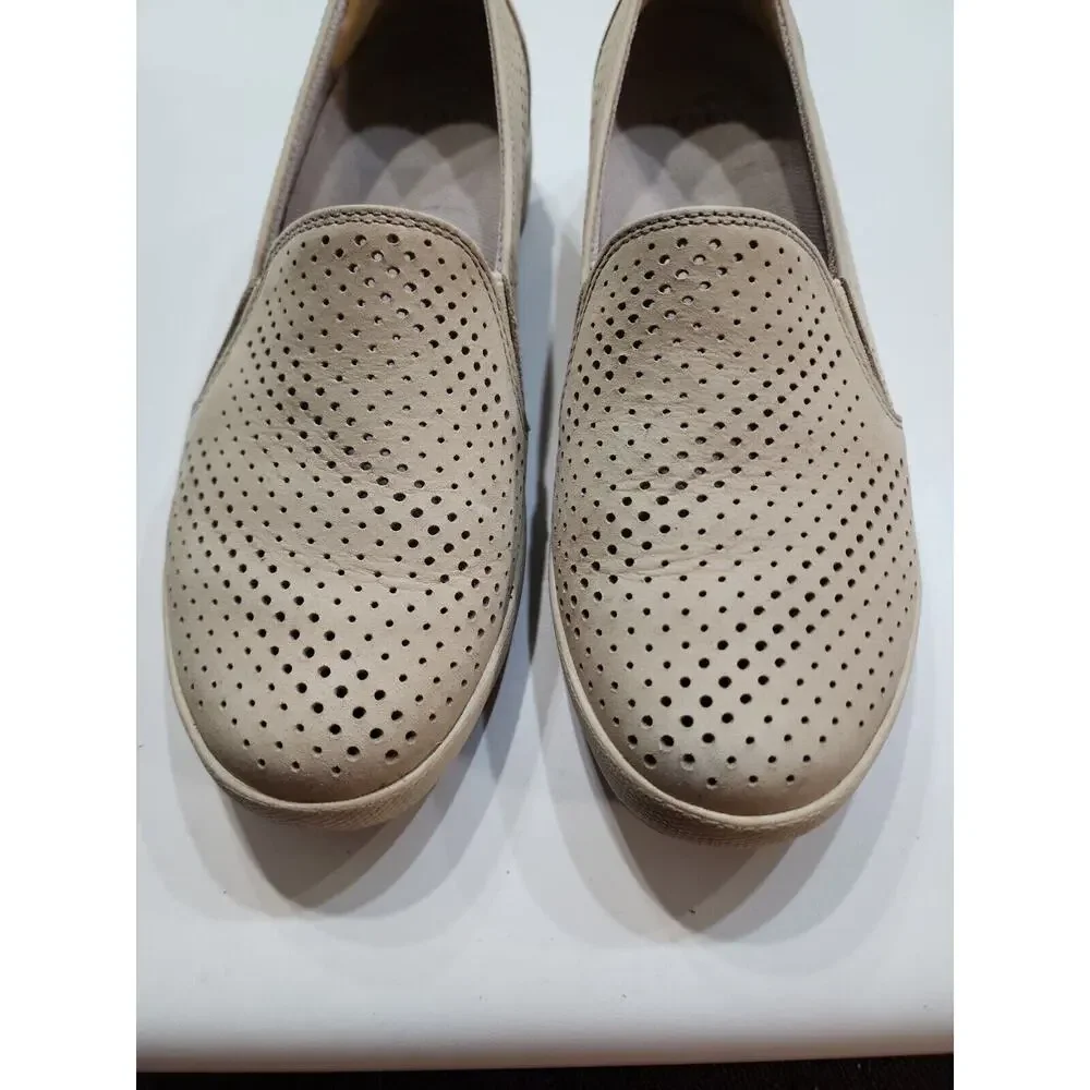 Dansko Odina Women’s Shoes Size 37 / US 6.5-7 Beige Slip On Loafers